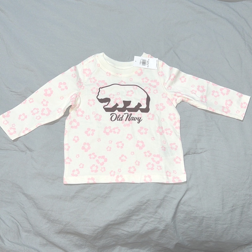 NWT Pink Flower Print Long Sleeve Logo Graphic Tee. Polar Bear. Cream Old Navy